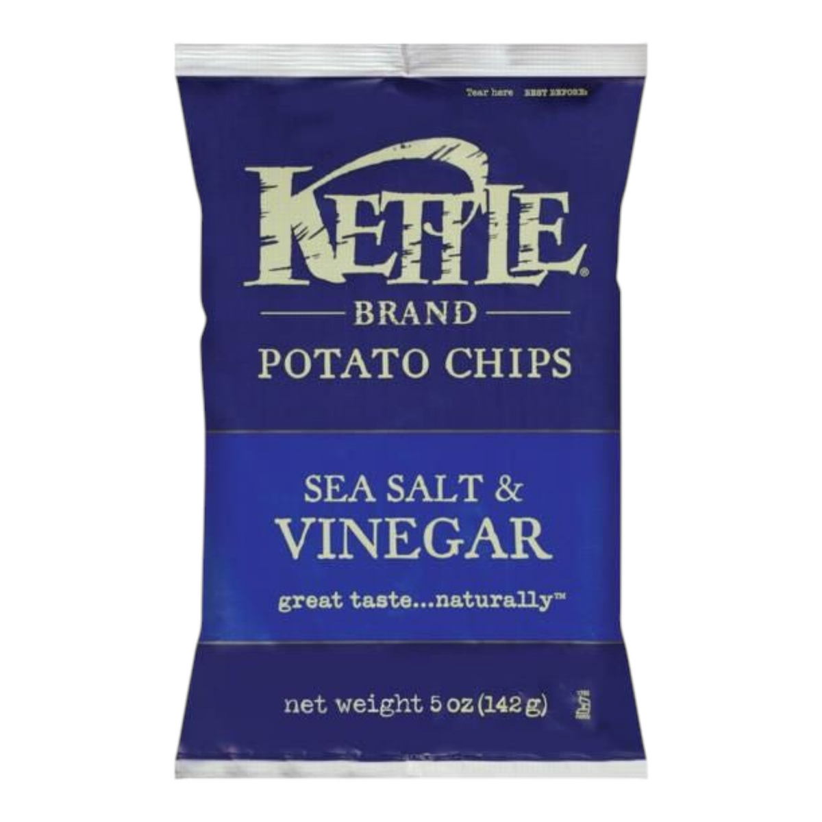 Bolsa de papas fritas Kettle Brand sabor sal de mar y vinagre de 142 g, empaque azul con diseño clásico